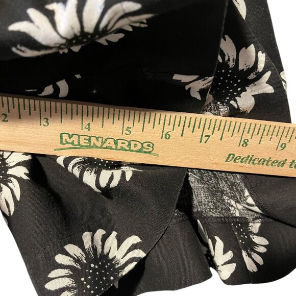 Vtg 1980s Women's M Romper Black White Mono‎ Daisy Floral Belted V-neck Summer - Picture 7 of 7